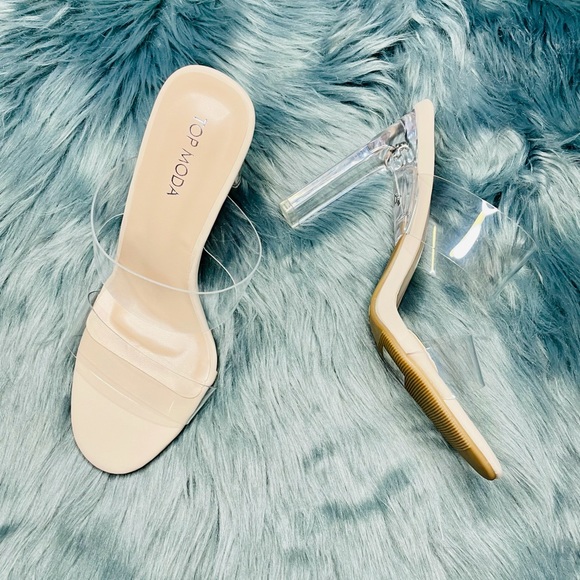 TOP Moda Shoes - ✨Last Pair✨Clear Heels